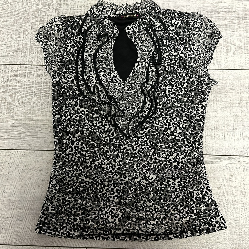 Y2K Heart Soul Black Grey White Cheetah Leopard Print Ruffle Top - Picture 5 of 9